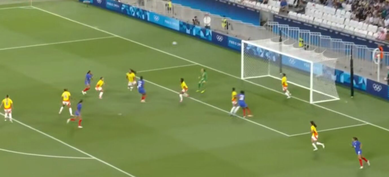 奥运女足比赛报道:卡托托梅开二度 拉米雷斯染红 法国队3-2领先哥伦比亚十人组