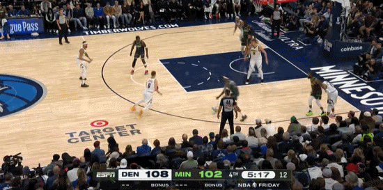 💪🏻戈贝尔笑谈遭布劳恩隔扣：不可思议 扣篮本身很棒！