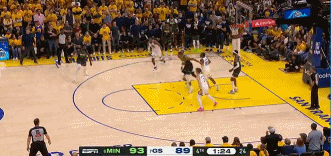 关键三分🎯没心脏！爱德华兹底角三分打铁 但有前场板&再射轰进